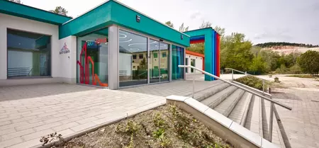 MEGNYITJA KAPUIT A NAGYKÖZÖNSÉG ELŐTT A SAINT-GOBAIN AKADÉMIA!