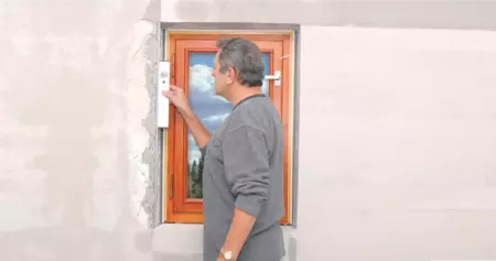 AZ ABLAK KÖRÜLI FALRÉSZEK KIJAVÍTÁSA