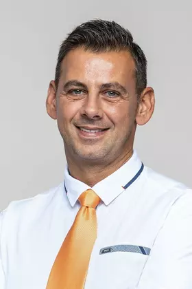 KORMOS Krisztián